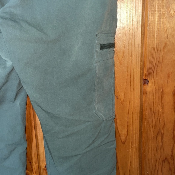 Moss green figs scrub set size XS/S nursing doctor scrub set straight leg pants - Picture 6 of 14